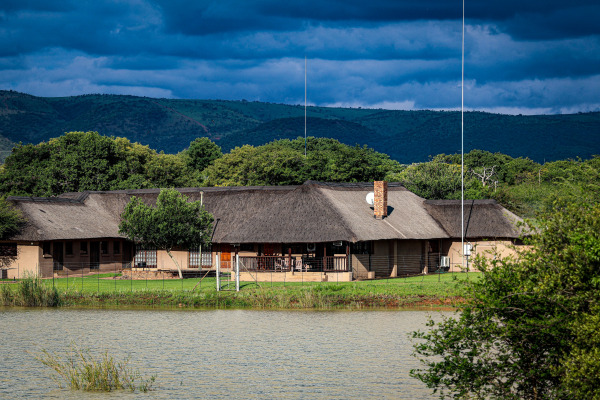 luxury lodge room africa