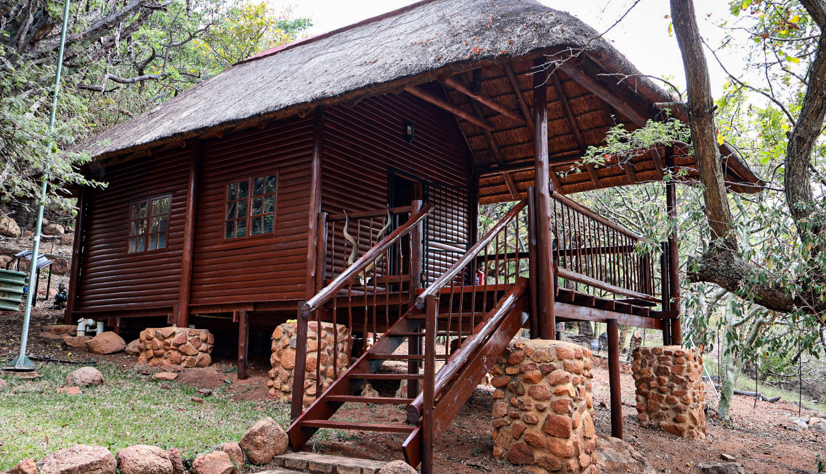 african lodge bedroom